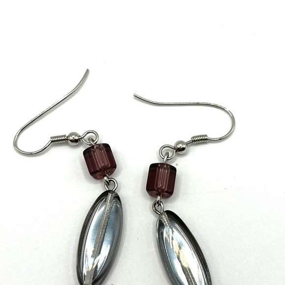 Bead Earrings beautiful colorful beads! Silver Tone hooks wearable earrings - Picture 5 of 7